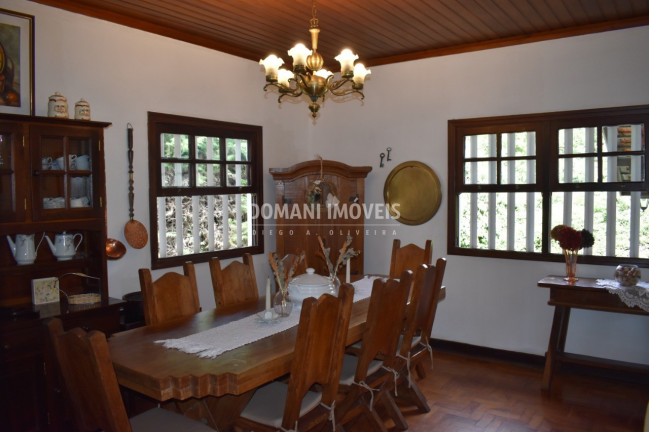 Imagem Casa com 4 Quartos à Venda, 210 m² em Região De Capivari - Campos Do Jordão Imagem Casa com 4 Quartos à Venda, 210 m² em Região De Capivari - Campos Do Jordão