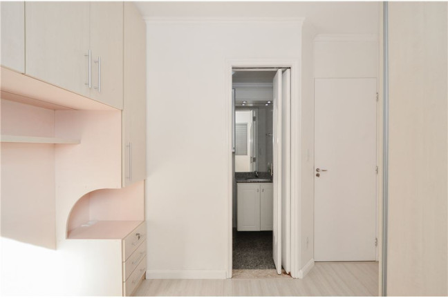 Imagem Imóvel com 3 Quartos à Venda, em Vila Sônia - São Paulo Imagem Imóvel com 3 Quartos à Venda, em Vila Sônia - São Paulo