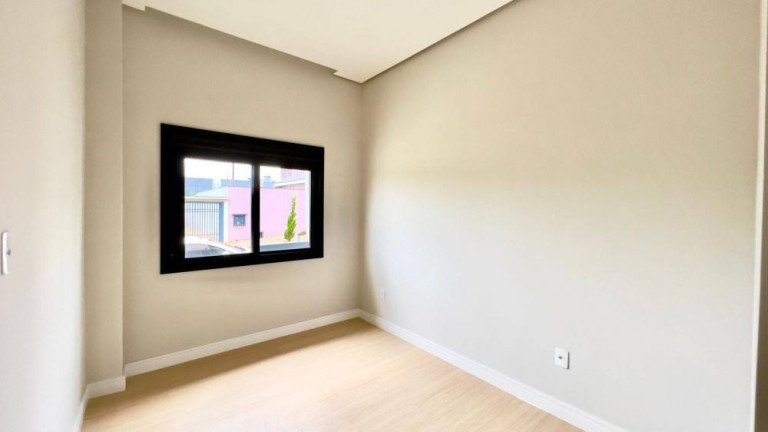 Imagem Imóvel com 3 Quartos à Venda, 74 m²