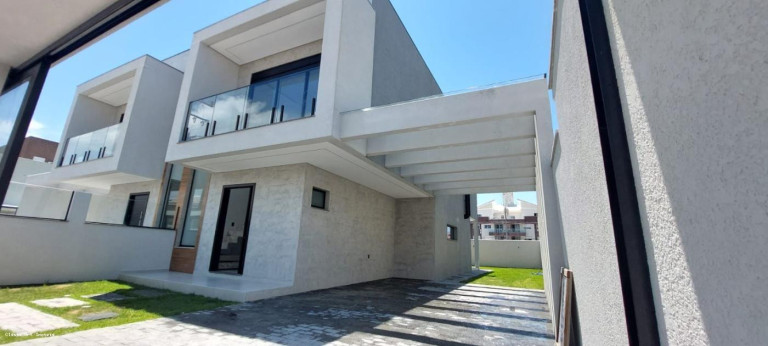 Imagem Casa com 3 Quartos à Venda, 200 m² em Ingleses Norte - Florianópolis