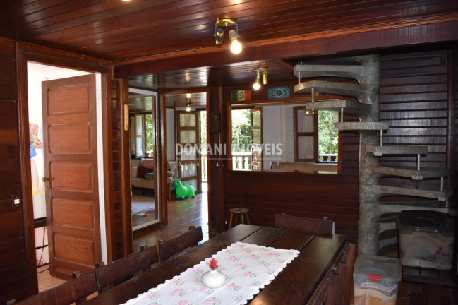 Imagem Casa com 4 Quartos à Venda, 170 m² em Região Do Vale Encantado - Campos Do Jordão Imagem Casa com 4 Quartos à Venda, 170 m² em Região Do Vale Encantado - Campos Do Jordão