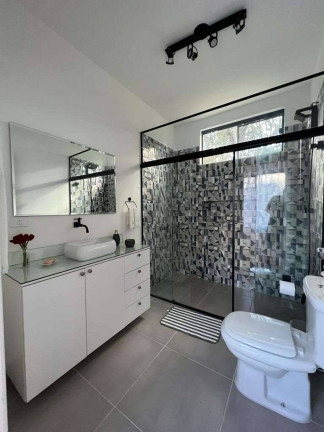 Imagem Casa com 3 Quartos para Alugar,  em Vilarejo - Carapicuíba