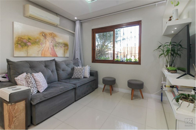 Imagem Casa com 3 Quartos à Venda,  em Hípica - Porto Alegre