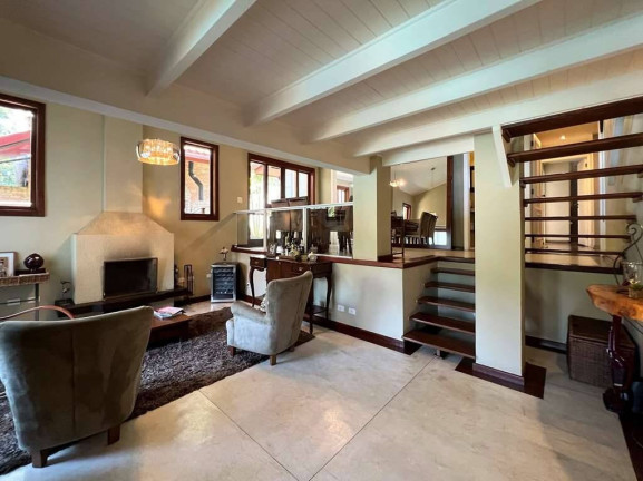 Imagem Casa com 5 Quartos à Venda, em Algarve - Cotia Imagem Casa com 5 Quartos à Venda, em Algarve - Cotia