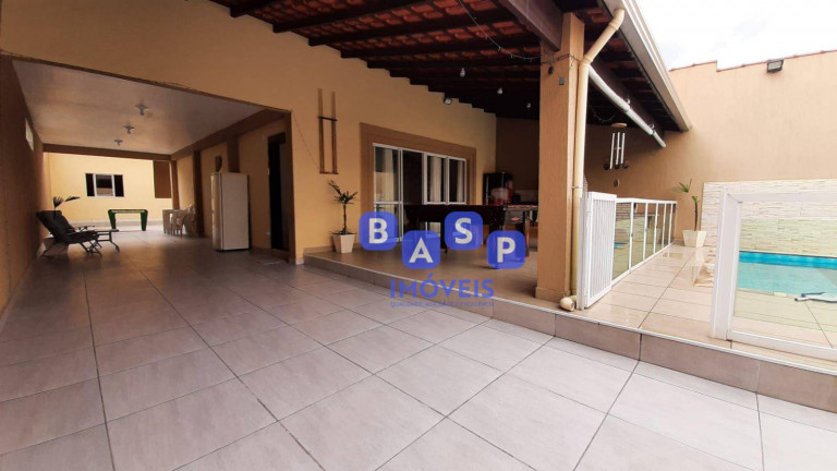 Imagem Sobrado com 5 Quartos à Venda ou Locação, 320 m² em Parque Jequitiba - Itanhaém Imagem Sobrado com 5 Quartos à Venda ou Locação, 320 m² em Parque Jequitiba - Itanhaém
