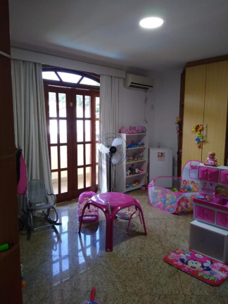 Imagem Casa com 4 Quartos à Venda, 690 m² em Jacarepaguá - Rio De Janeiro