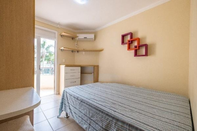 Imagem Sobrado com 3 Quartos à Venda, 160 m² em Cachoeira Do Bom Jesus - Florianópolis