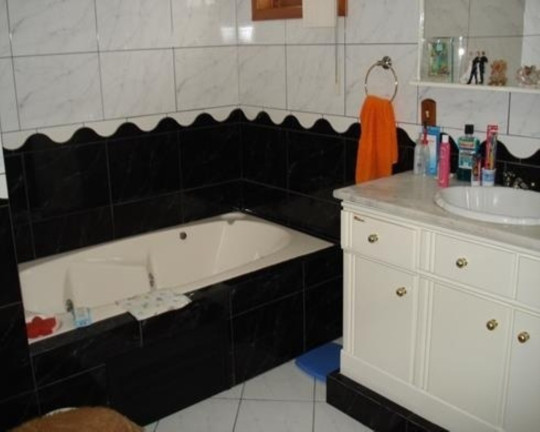 Imagem Casa com 4 Quartos à Venda, 305 m² em Jardim Planalto - Porto Alegre Imagem Casa com 4 Quartos à Venda, 305 m² em Jardim Planalto - Porto Alegre