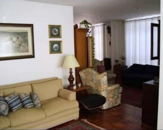 Imagem Casa com 3 Quartos à Venda, 460 m² em Jardim América - São Paulo