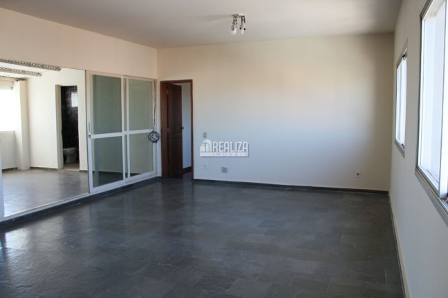 Imagem Apartamento com 4 Quartos à Venda, 318 m² em Boa Vista - Uberaba Imagem Apartamento com 4 Quartos à Venda, 318 m² em Boa Vista - Uberaba