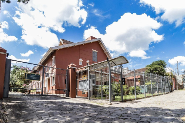Imagem Casa com 3 Quartos à Venda, 109 m² em Teresópolis - Porto Alegre Imagem Casa com 3 Quartos à Venda, 109 m² em Teresópolis - Porto Alegre