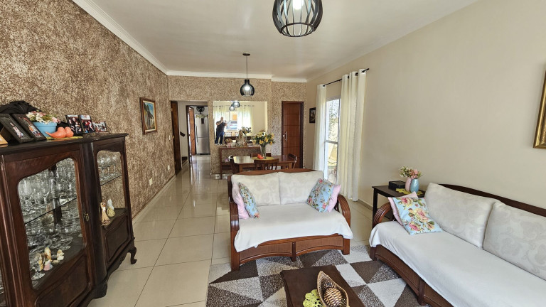 Imagem Sobrado com 5 Quartos à Venda, 202 m² em Botujuru - Mogi Das Cruzes