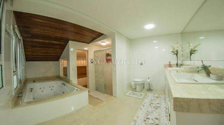 Imagem Casa com 6 Quartos à Venda, 733 m² em Vista Alegre - Curitiba Imagem Casa com 6 Quartos à Venda, 733 m² em Vista Alegre - Curitiba