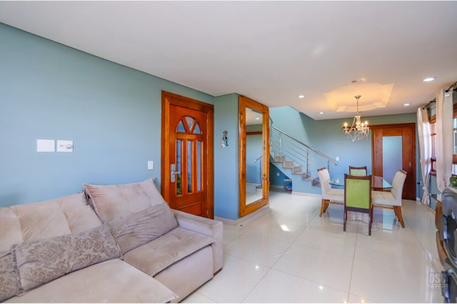 Imagem Casa com 3 Quartos à Venda, 185 m² em Hípica - Porto Alegre Imagem Casa com 3 Quartos à Venda, 185 m² em Hípica - Porto Alegre