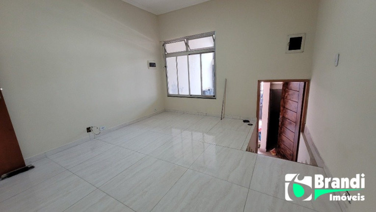 Imagem Sobrado com 6 Quartos para Alugar,  em Vila Alpina - São Paulo