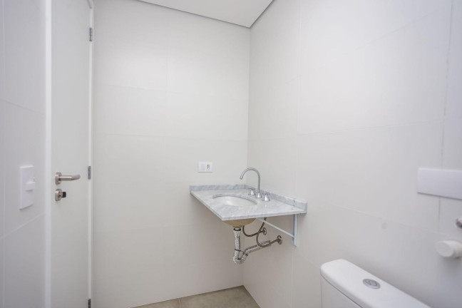 Imagem Kitnet com 1 Quarto à Venda, 29 m² em Centro - Curitiba Imagem Kitnet com 1 Quarto à Venda, 29 m² em Centro - Curitiba