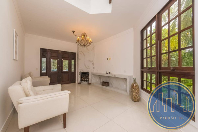 Imagem Casa com 3 Quartos à Venda, 350 m² em Praia Das Taquaras - Balneário Camboriú