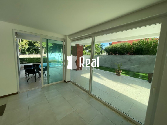 Imagem Casa com 4 Quartos à Venda, 550 m² em Busca Vida - Camaçari