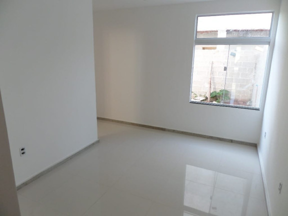 Imagem Casa com 2 Quartos à Venda, 150 m²