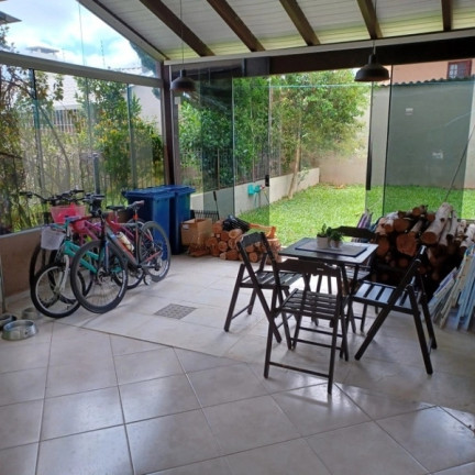Imagem Casa com 3 Quartos à Venda, 180 m² em Guarujá - Porto Alegre Imagem Casa com 3 Quartos à Venda, 180 m² em Guarujá - Porto Alegre