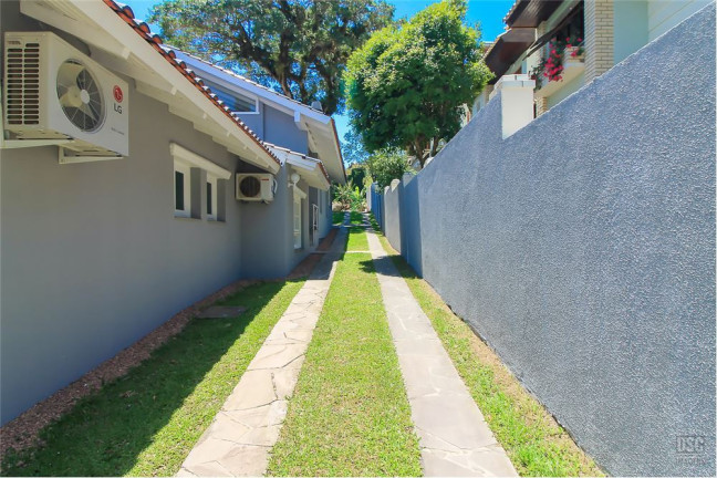 Imagem Casa com 3 Quartos à Venda, em Ipanema - Porto Alegre Imagem Casa com 3 Quartos à Venda, em Ipanema - Porto Alegre