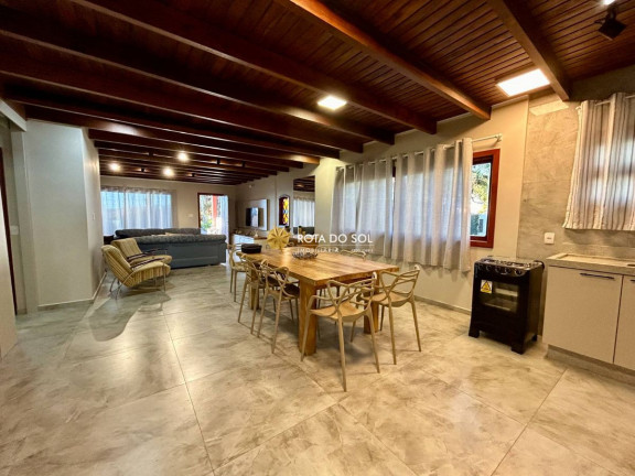 Imagem Casa com 3 Quartos à Venda, 180 m² em Centro - Bombinhas Imagem Casa com 3 Quartos à Venda, 180 m² em Centro - Bombinhas