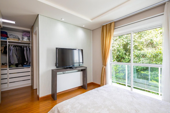 Imagem Casa de Condomínio com 4 Quartos à Venda, 350 m² em Orleans - Curitiba Imagem Casa de Condomínio com 4 Quartos à Venda, 350 m² em Orleans - Curitiba