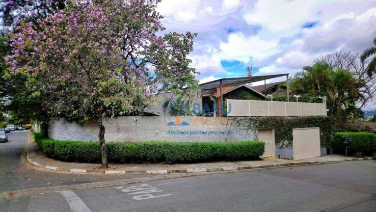 Casa à Venda ou Locação, 257 m² em Vila Santo Antonio De Carapicuiba - Cotia
