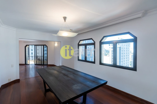 Imagem Apartamento com 3 Quartos para Alugar, 240 m² em Itaim Bibi - São Paulo