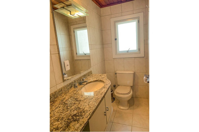 Imagem Casa com 3 Quartos à Venda, 212 m² em Chácara Das Pedras - Porto Alegre Imagem Casa com 3 Quartos à Venda, 212 m² em Chácara Das Pedras - Porto Alegre