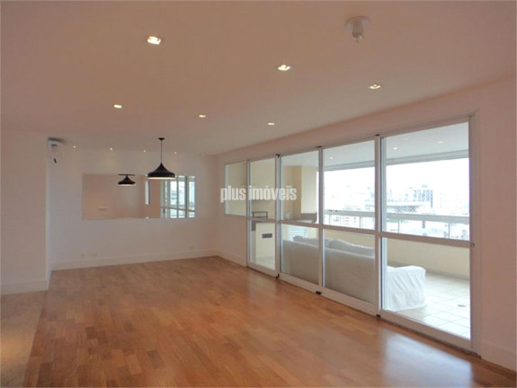 Apartamento com 3 Quartos para Alugar, 188 m² em Itaim Bibi - São Paulo