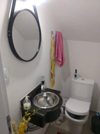 Imagem Casa de Condomínio com 4 Quartos à Venda, 180 m²