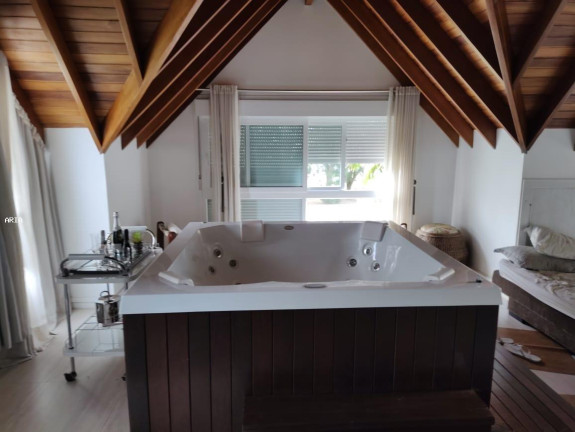Casa com 6 Quartos à Venda, 500 m² em Centro - Imbé