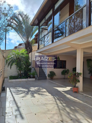 Imagem Casa com 3 Quartos à Venda, 250 m² em Bragança Paulista Imagem Casa com 3 Quartos à Venda, 250 m² em Bragança Paulista
