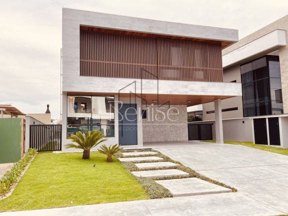 Imagem Casa com 4 Quartos à Venda, 285 m² em Santa Regina - Camboriú
