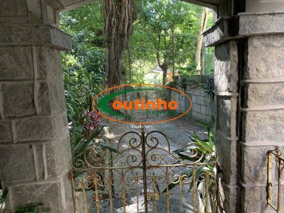 Imagem Casa com 6 Quartos à Venda, 480 m² em Tijuca - Rio De Janeiro Imagem Casa com 6 Quartos à Venda, 480 m² em Tijuca - Rio De Janeiro