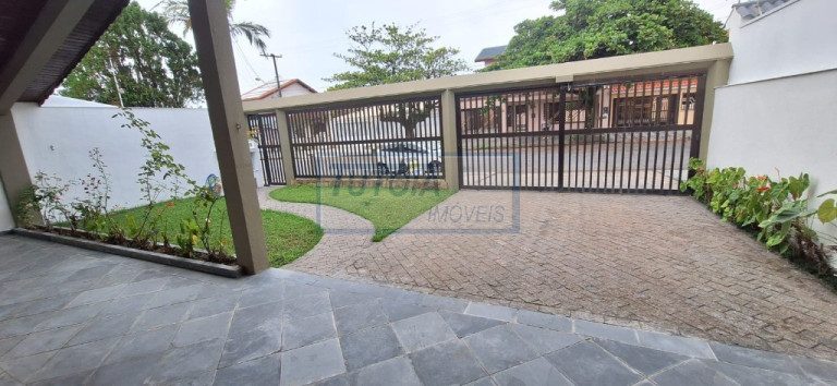 Casa com 4 Quartos à Venda, 208 m² em Stella Maris - Peruíbe
