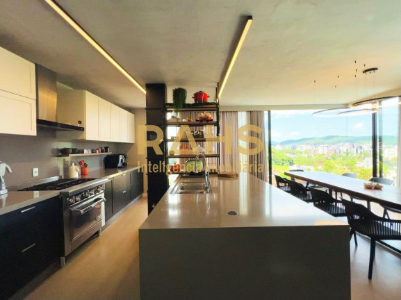 Imagem Casa com 3 Quartos à Venda, 294 m² em América - Joinville Imagem Casa com 3 Quartos à Venda, 294 m² em América - Joinville