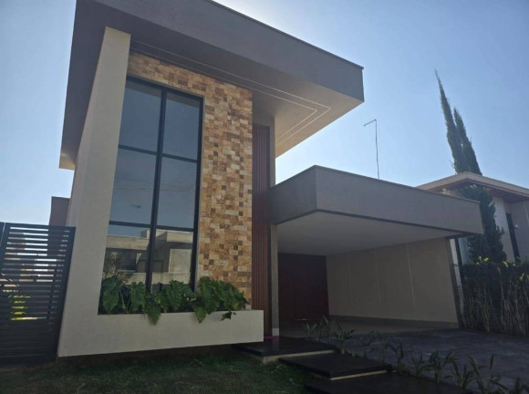 Imagem Casa com 3 Quartos à Venda, em Goiânia Imagem Casa com 3 Quartos à Venda, em Goiânia