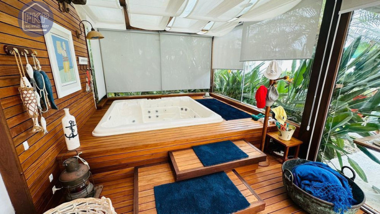 Imagem Casa com 4 Quartos à Venda, 400 m² em Jurerê Internacional - Florianópolis