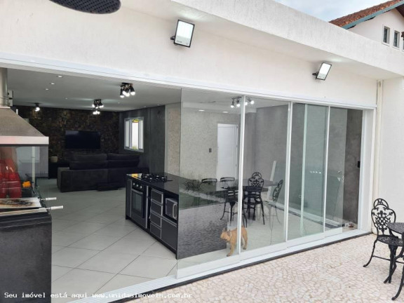Imagem Casa com 3 Quartos à Venda, 102 m² em Centro - Peruíbe