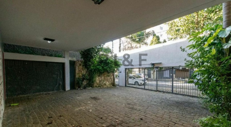 Imagem Casa com 3 Quartos à Venda, 256 m² em Moema - São Paulo Imagem Casa com 3 Quartos à Venda, 256 m² em Moema - São Paulo