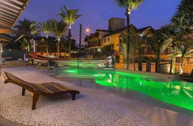 Imagem Casa com 5 Quartos para Temporada, 450 m² em Tombo - Guarujá Imagem Casa com 5 Quartos para Temporada, 450 m² em Tombo - Guarujá
