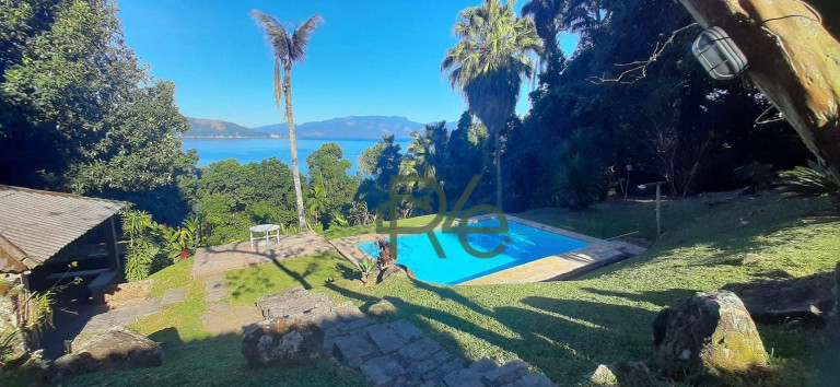 Imagem Casa com 7 Quartos à Venda, 300 m² em Angra Dos Reis - Angra Dos Reis Imagem Casa com 7 Quartos à Venda, 300 m² em Angra Dos Reis - Angra Dos Reis
