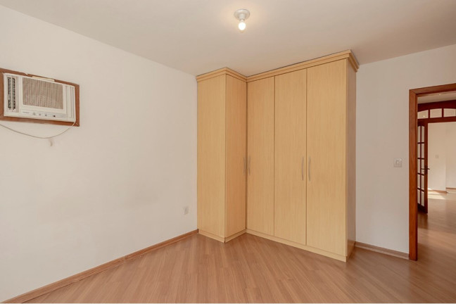 Imagem Apartamento com 3 Quartos à Venda, 154 m² em Mont Serrat - Porto Alegre Imagem Apartamento com 3 Quartos à Venda, 154 m² em Mont Serrat - Porto Alegre