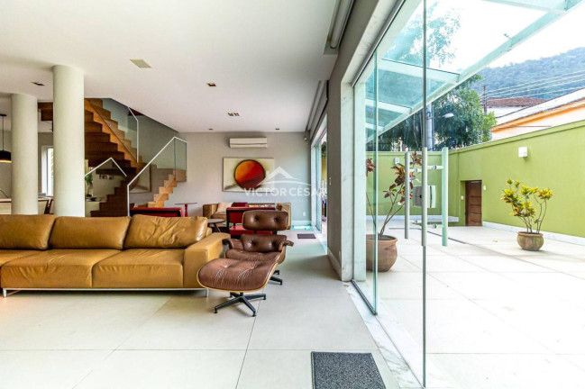 Imagem Casa com 4 Quartos à Venda, 595 m² em Humaitá - Rio De Janeiro