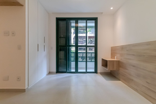 Imagem Apartamento com 1 Quarto à Venda, 33 m² em Copacabana - Rio De Janeiro Imagem Apartamento com 1 Quarto à Venda, 33 m² em Copacabana - Rio De Janeiro