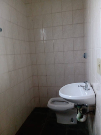 Imagem Casa com 2 Quartos para Alugar, 205 m² em Taboão - Diadema