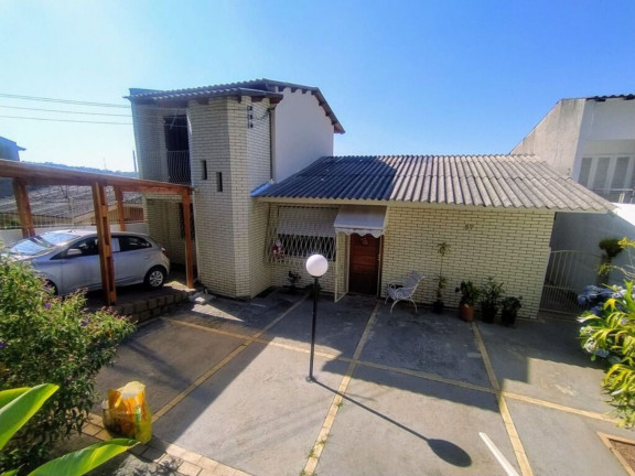 Imóvel com 4 Quartos à Venda,  em Santa Tereza - Porto Alegre