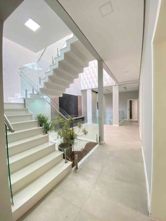 Imagem Casa com 4 Quartos à Venda, 230 m² em Aruã - Mogi Das Cruzes Imagem Casa com 4 Quartos à Venda, 230 m² em Aruã - Mogi Das Cruzes